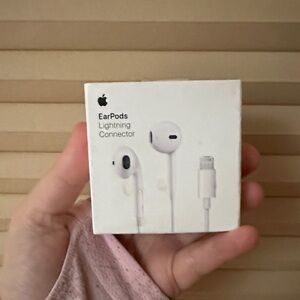 Apple EarPods with Lightning Connector - Classic White